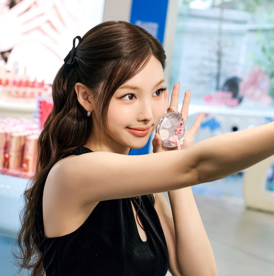 ナヨン (TWICE)の舞台裏ショット