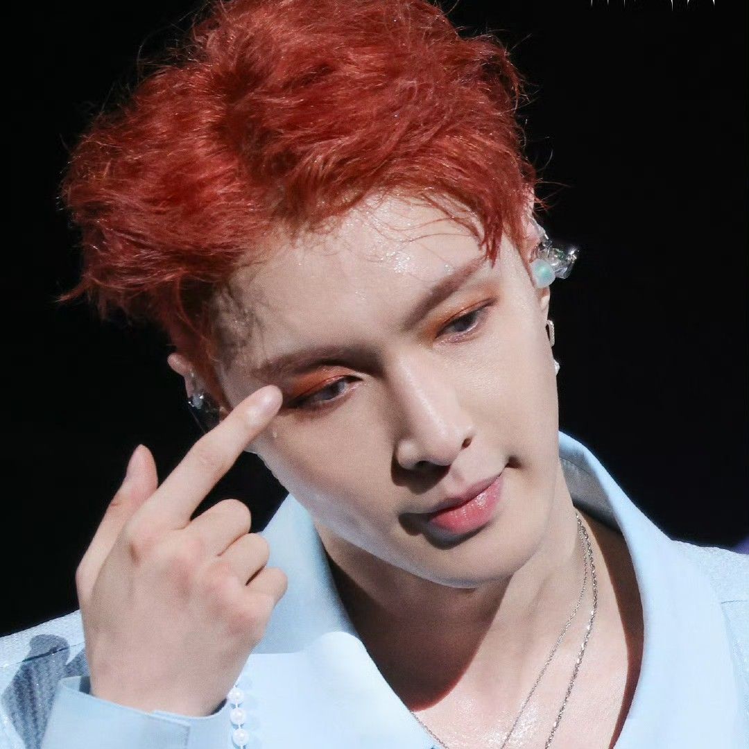 Latest photo of Lay (EXO)