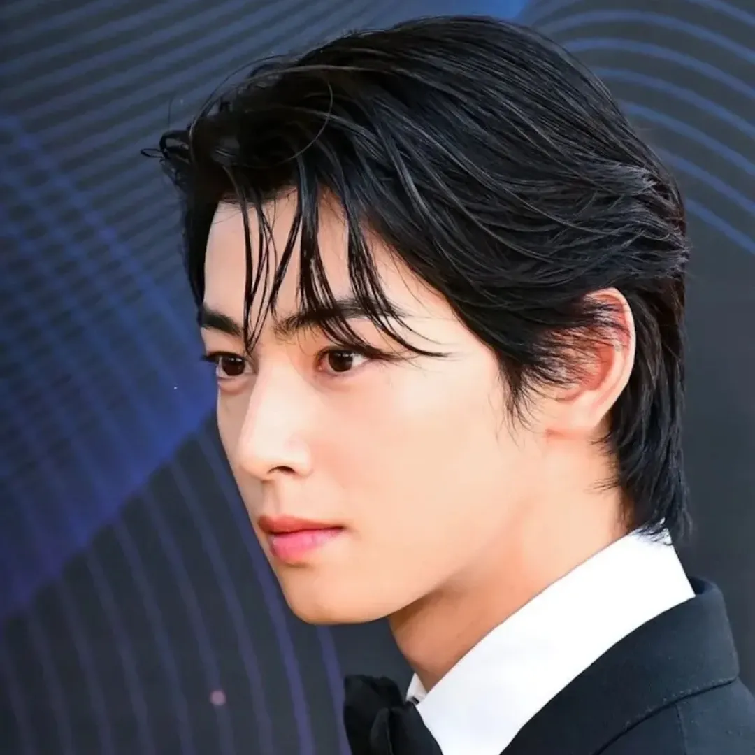 Latest photo of Eunwoo (ASTRO)