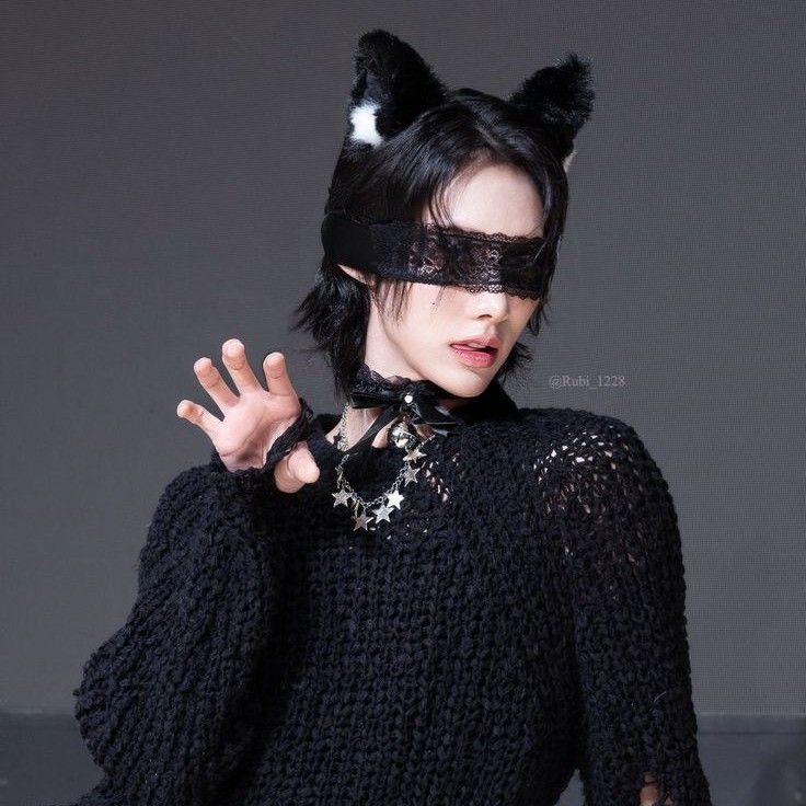 Behind-the-scenes cut of Rui (XLOV)