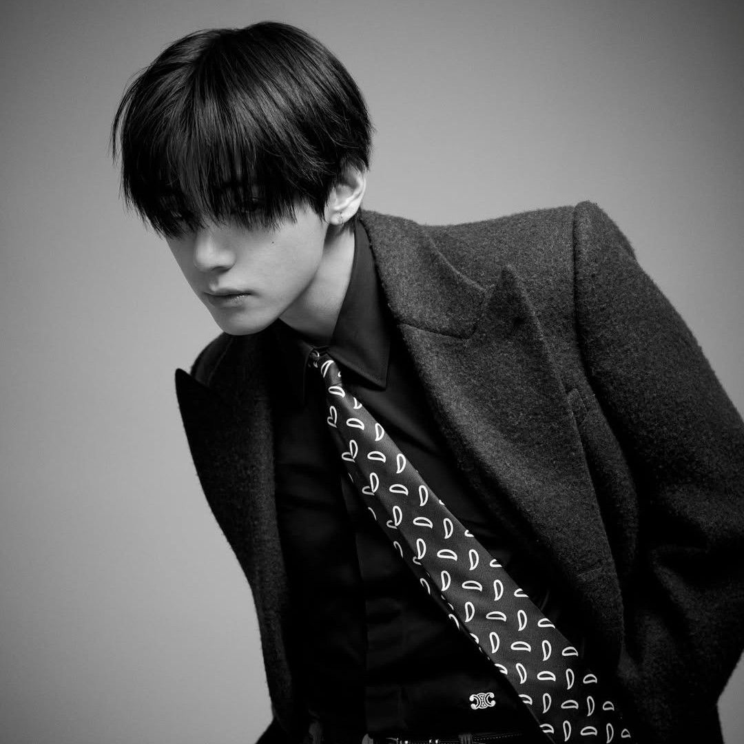 뷔 (방탄소년단)의 비하인드 컷