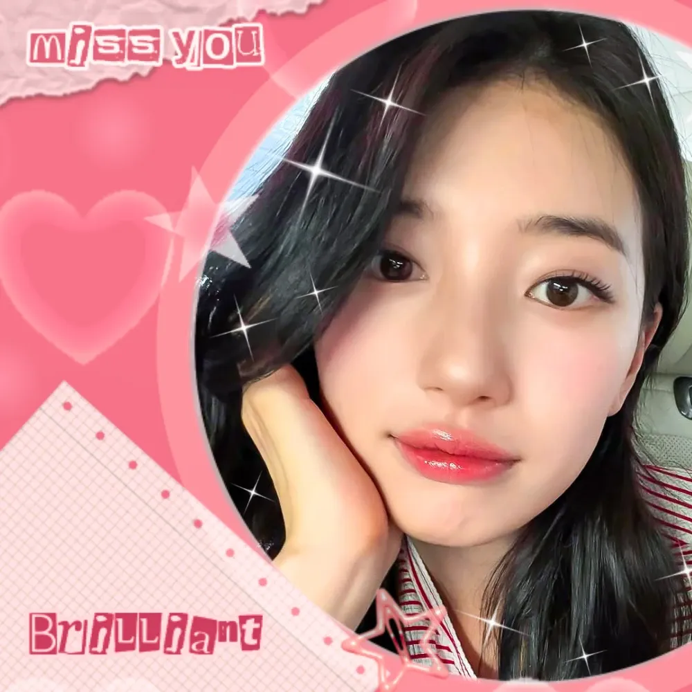 A moment captured by Suzy's fan