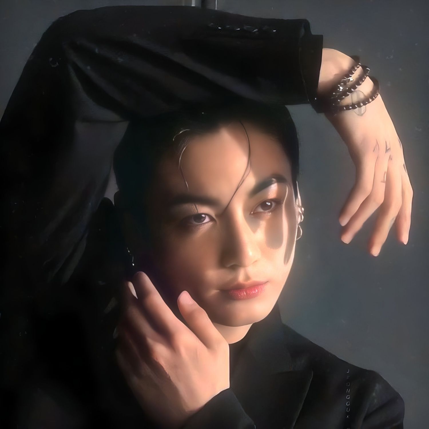 Foto aktivitas terbaru Jungkook (BTS)