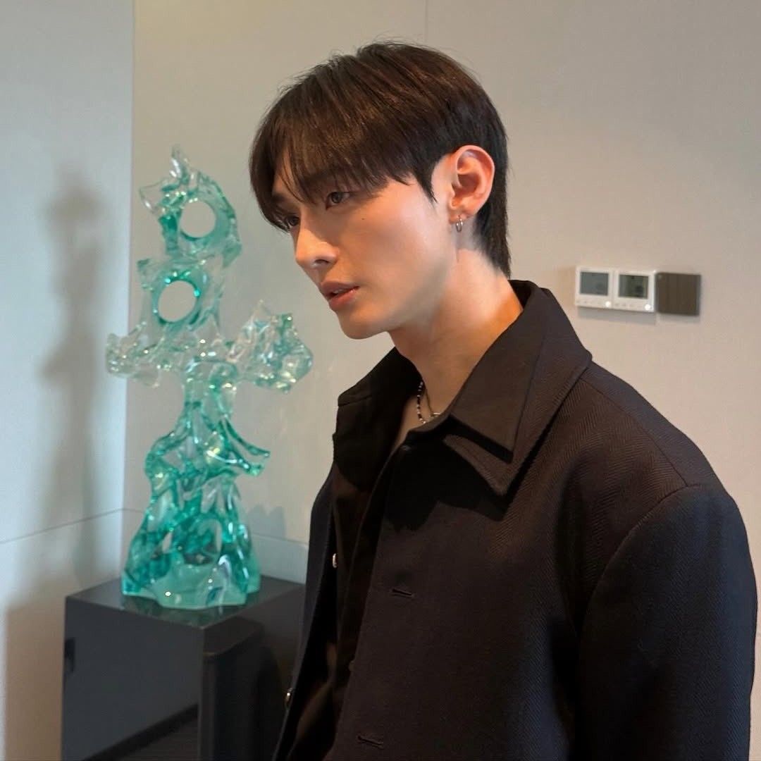 Behind-the-scenes cut of Yoon Jisung