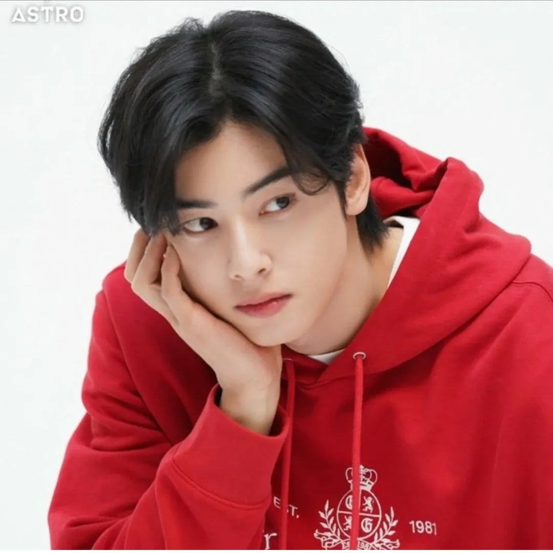 Recent activity shot of Eunwoo (ASTRO)