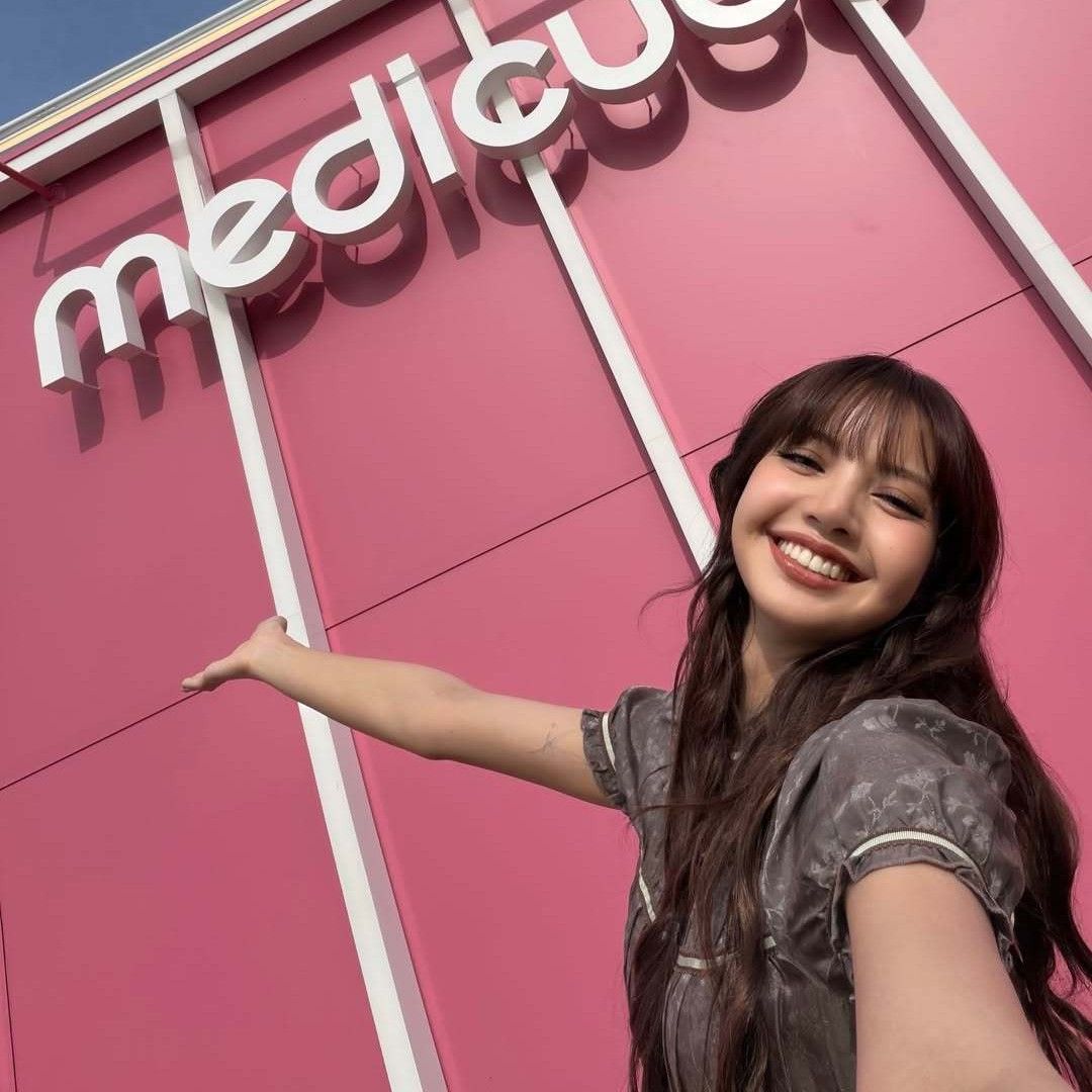 Potret di balik layar Lisa (BLACKPINK)