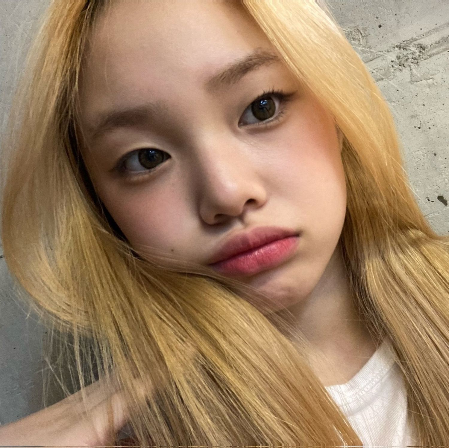 Recent activity shot of Park Boeun (CLASS:y)