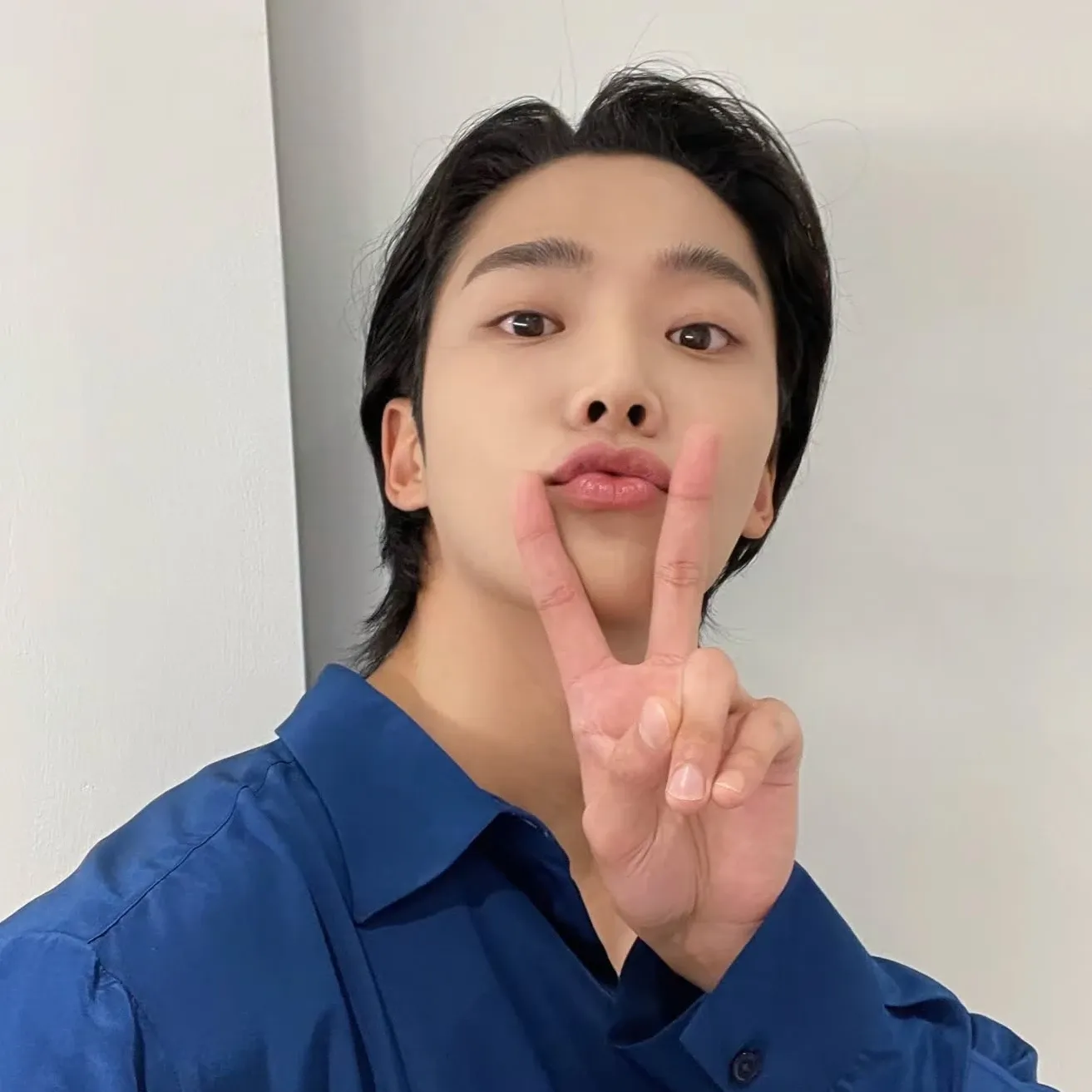 로운의 최신 사진