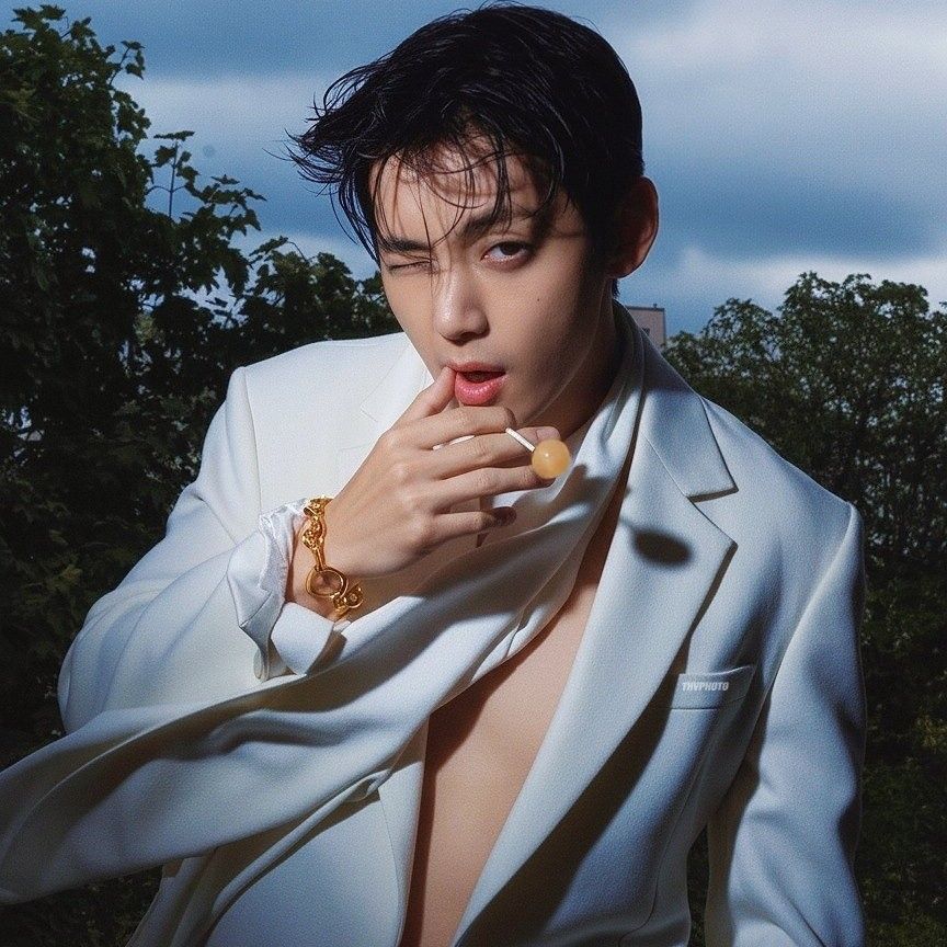 V (BTS)の最近の活動写真