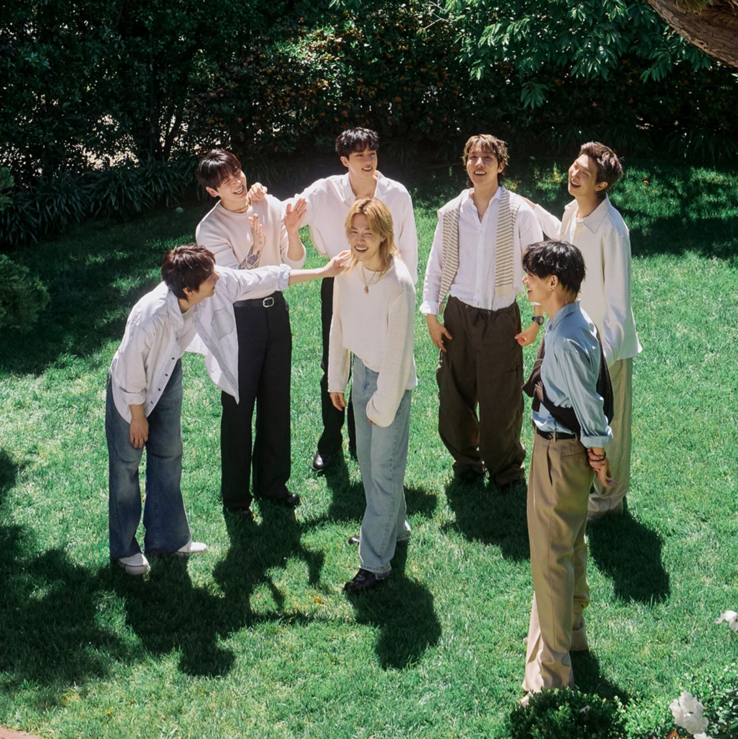 Behind-the-scenes cut of BTS