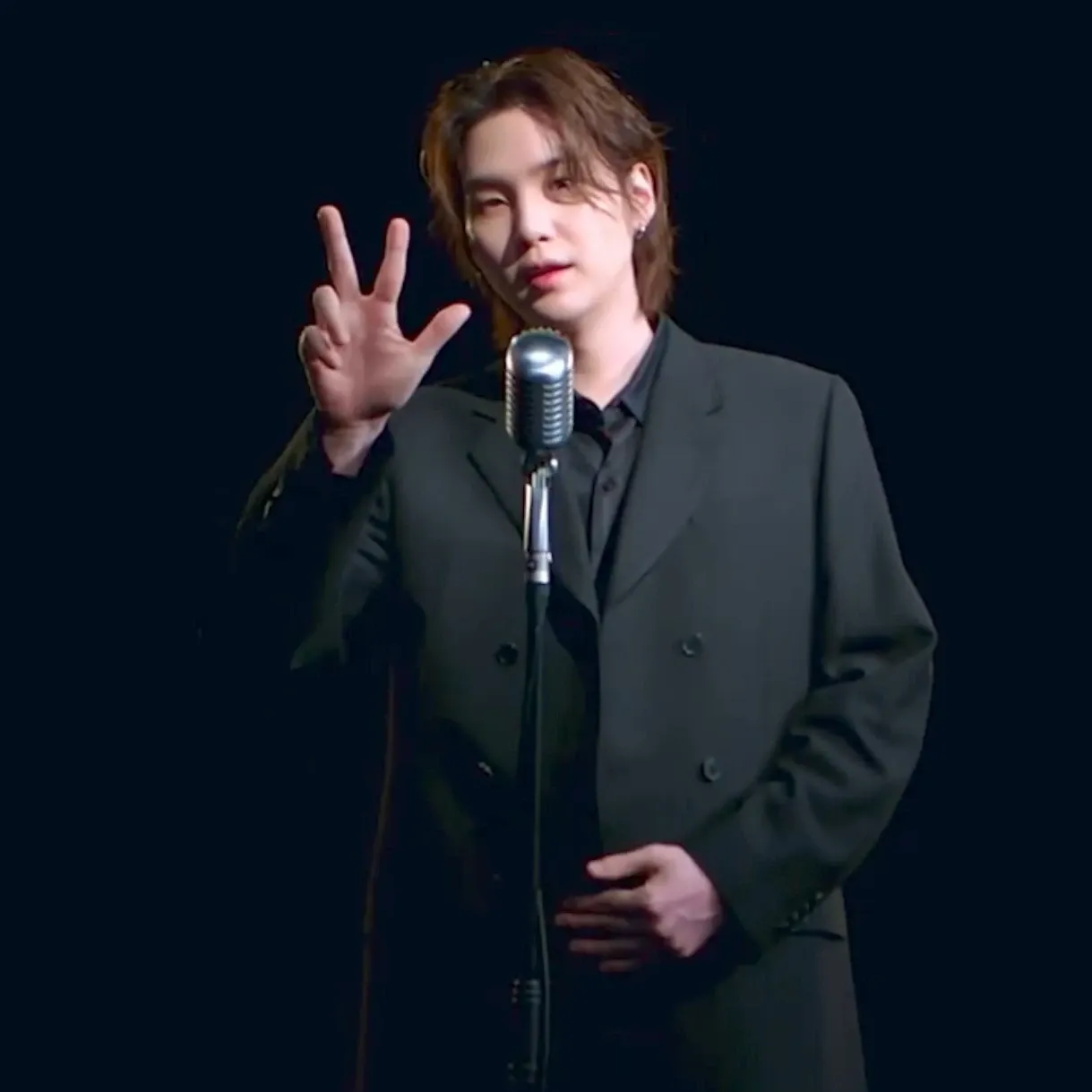 SUGA (防彈少年團)的幕後花絮