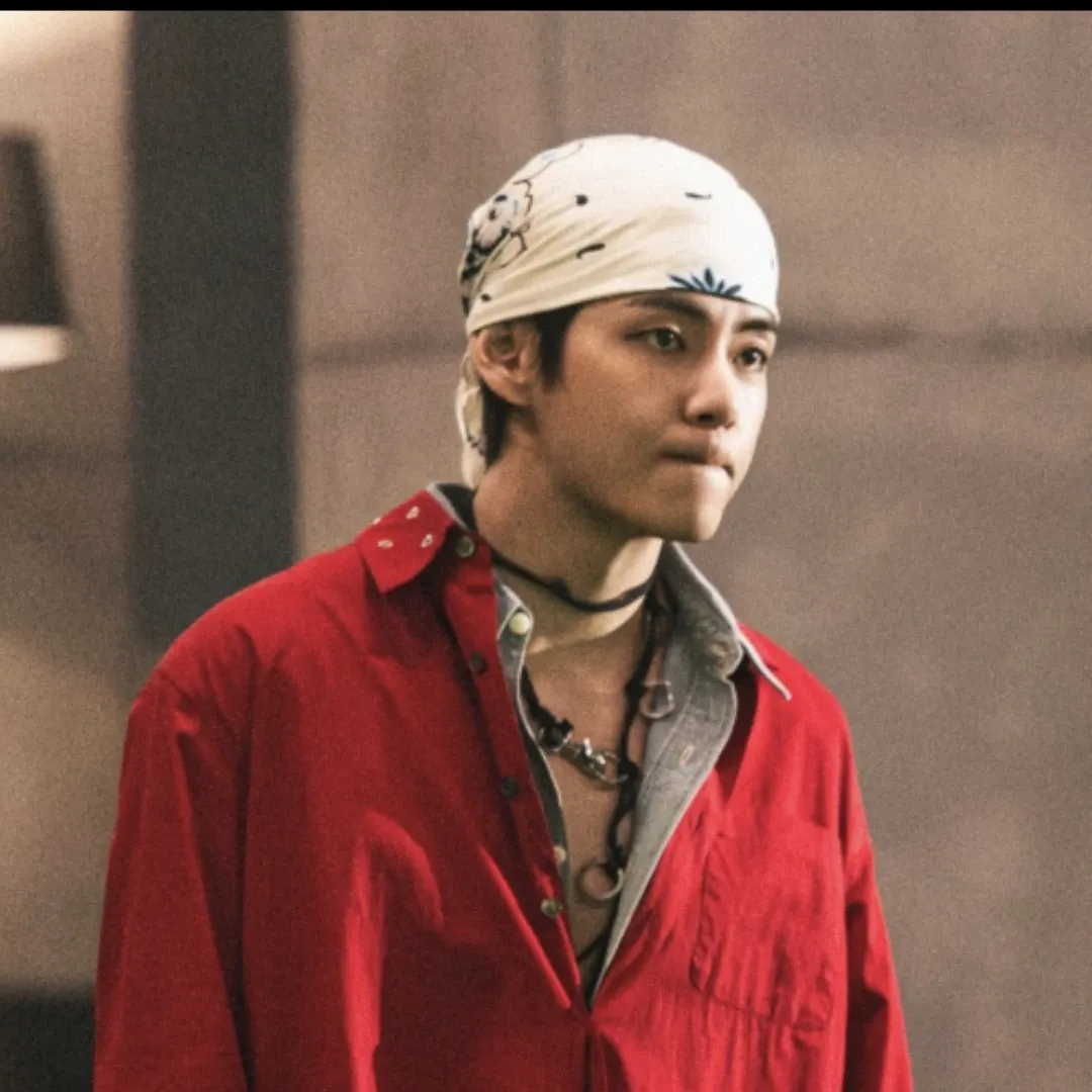 Recent activity shot of V (BTS)