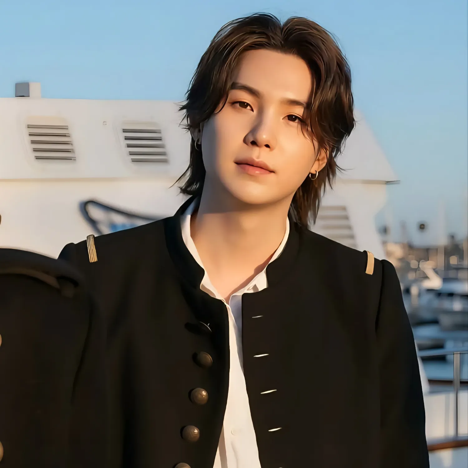 Foto aktivitas terbaru SUGA (BTS)