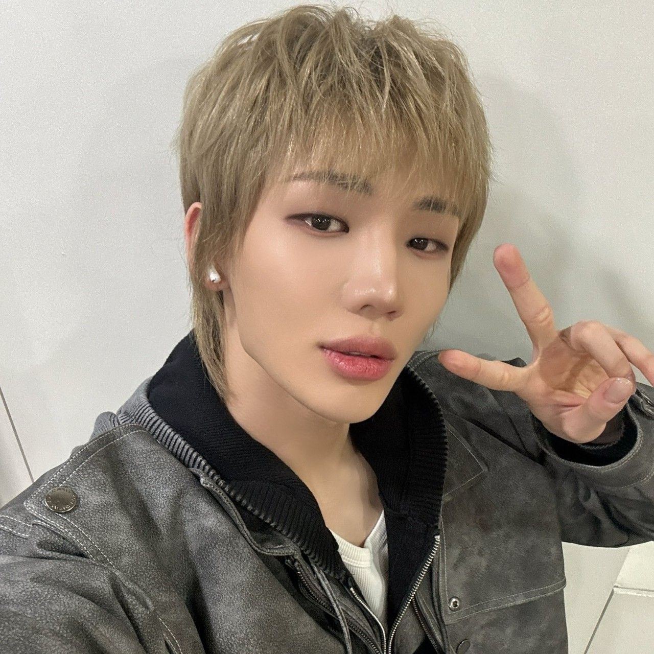 Latest photo of Junhyeok (TNX)