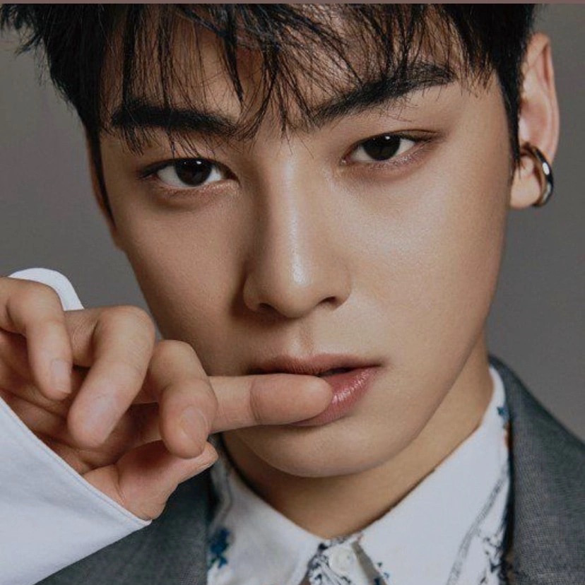 A moment captured by Eunwoo (ASTRO)'s fan