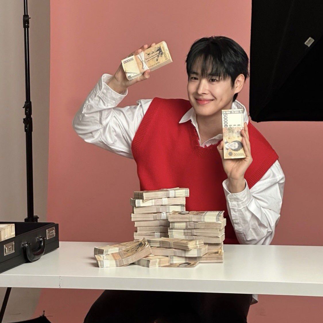 Recent activity shot of Choi Byungchan