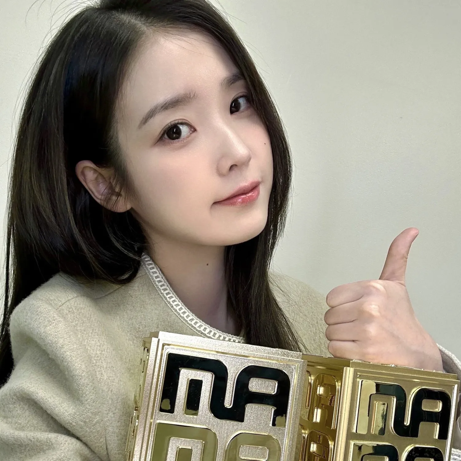 Foto aktivitas terbaru IU
