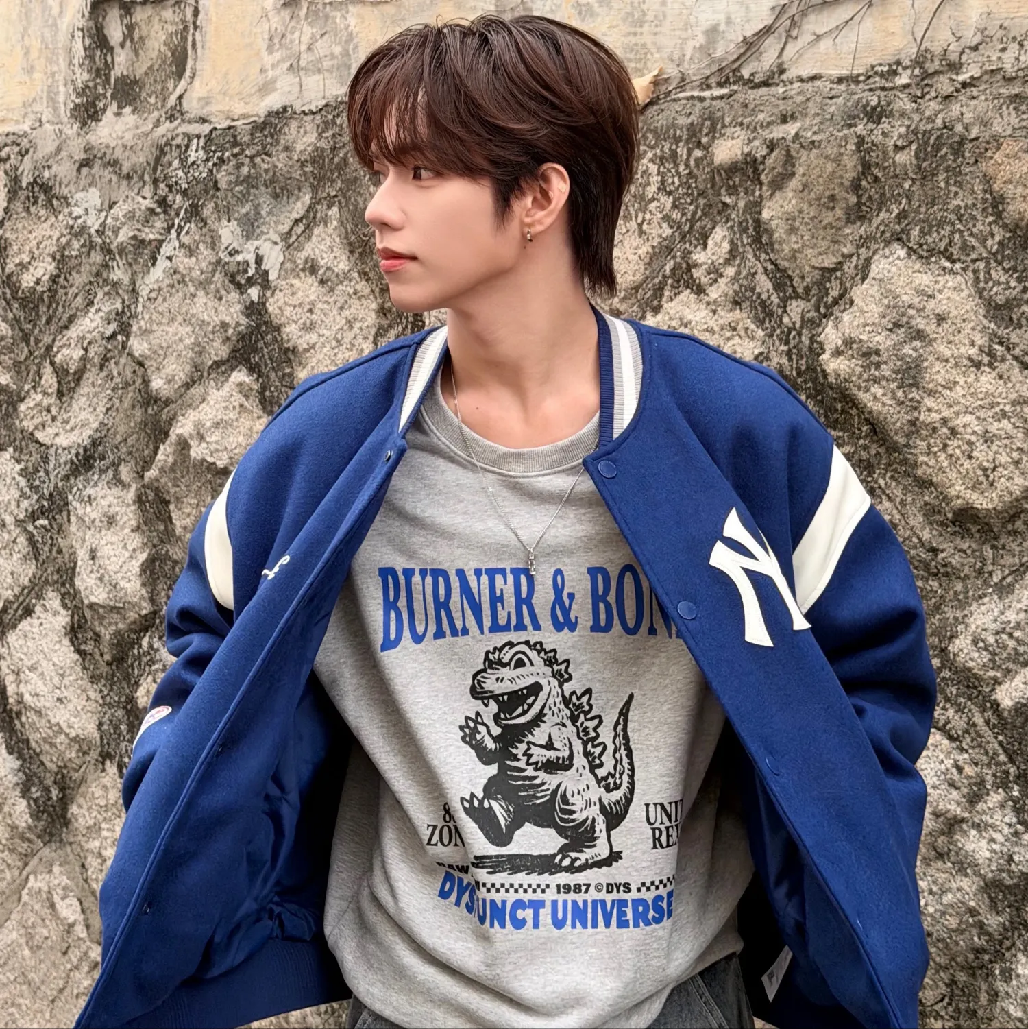 A moment captured by JL (AHOF)'s fan