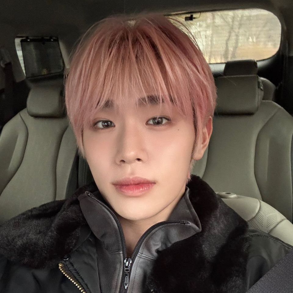 A moment captured by Kim Taerae (ZEROBASEONE)'s fan