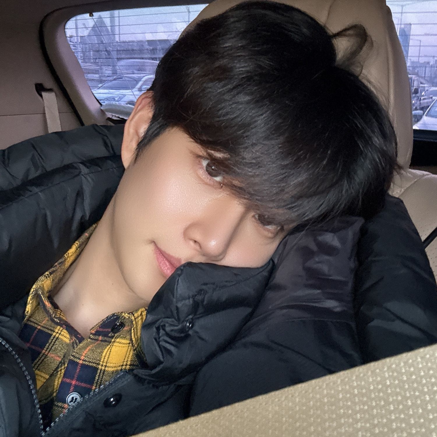 A moment captured by MJ (ASTRO)'s fan