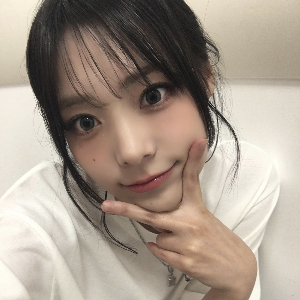 Latest photo of Siyeon (QWER)