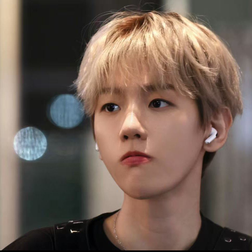 伯賢 (EXO)的最新活動照片