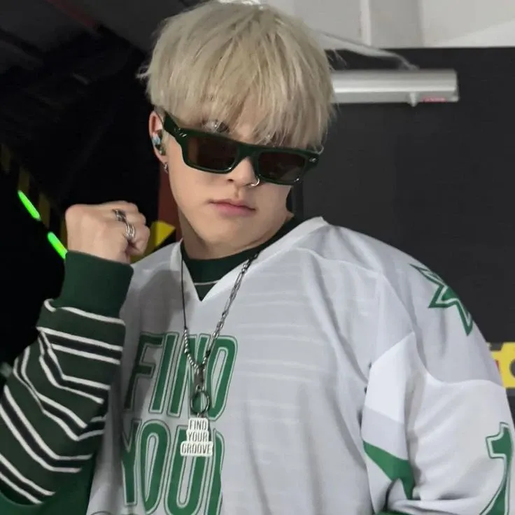 Jinjin (ASTRO)的最新照片