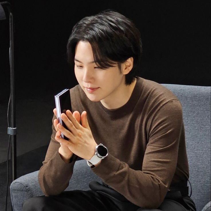 Behind-the-scenes cut of SUGA (BTS)