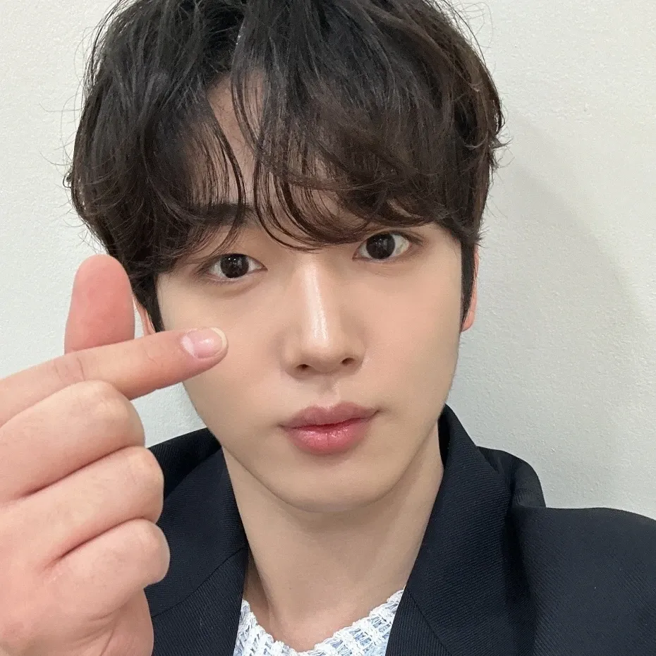 Recent activity shot of Kim Yohan (WEi)