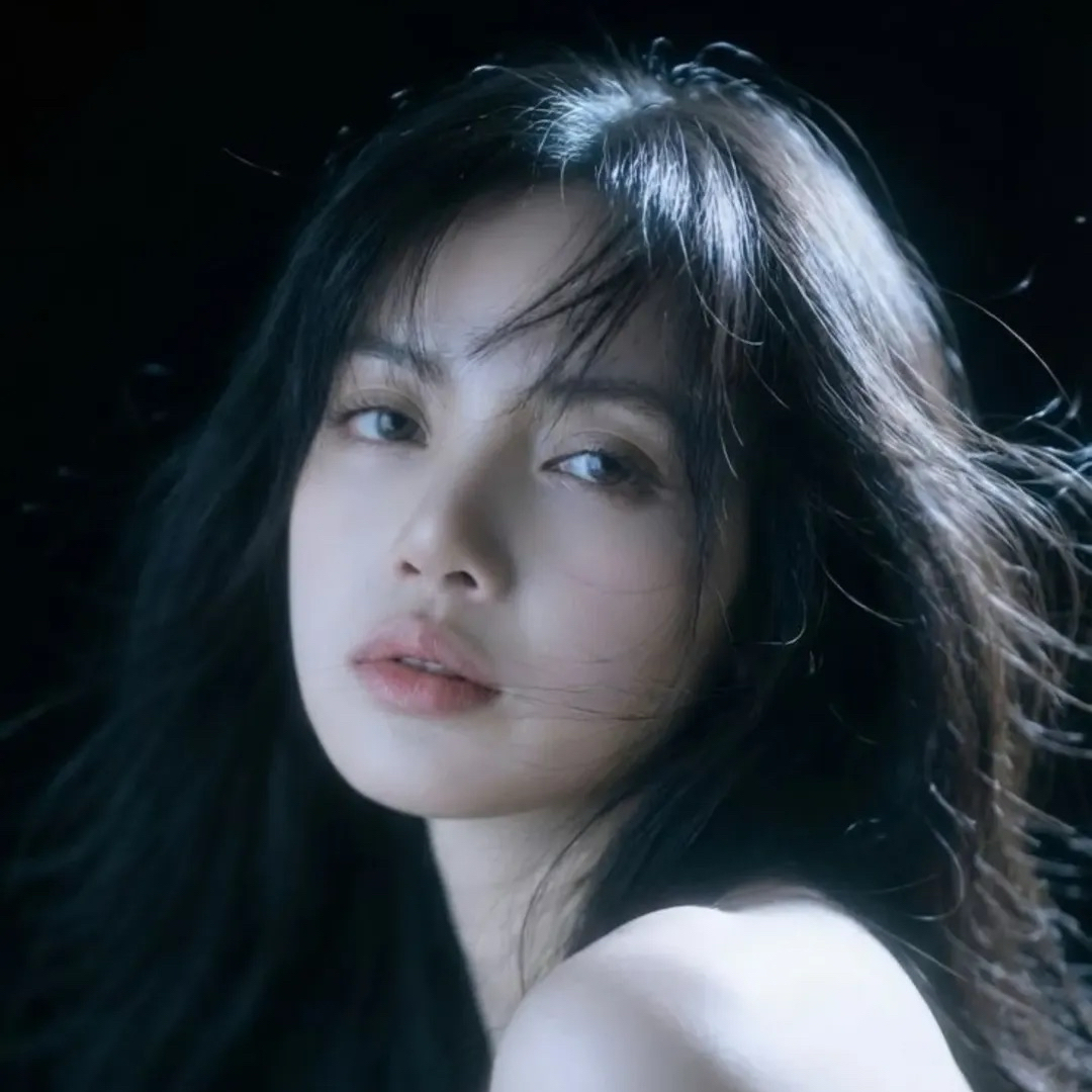 Foto terbaru Lisa (BLACKPINK)