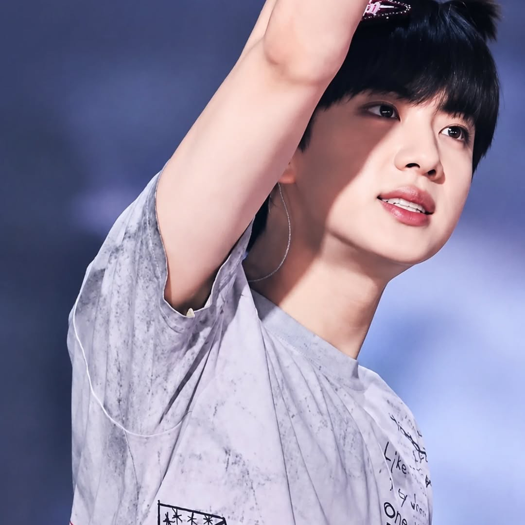 Potret di balik layar Jin (BTS)