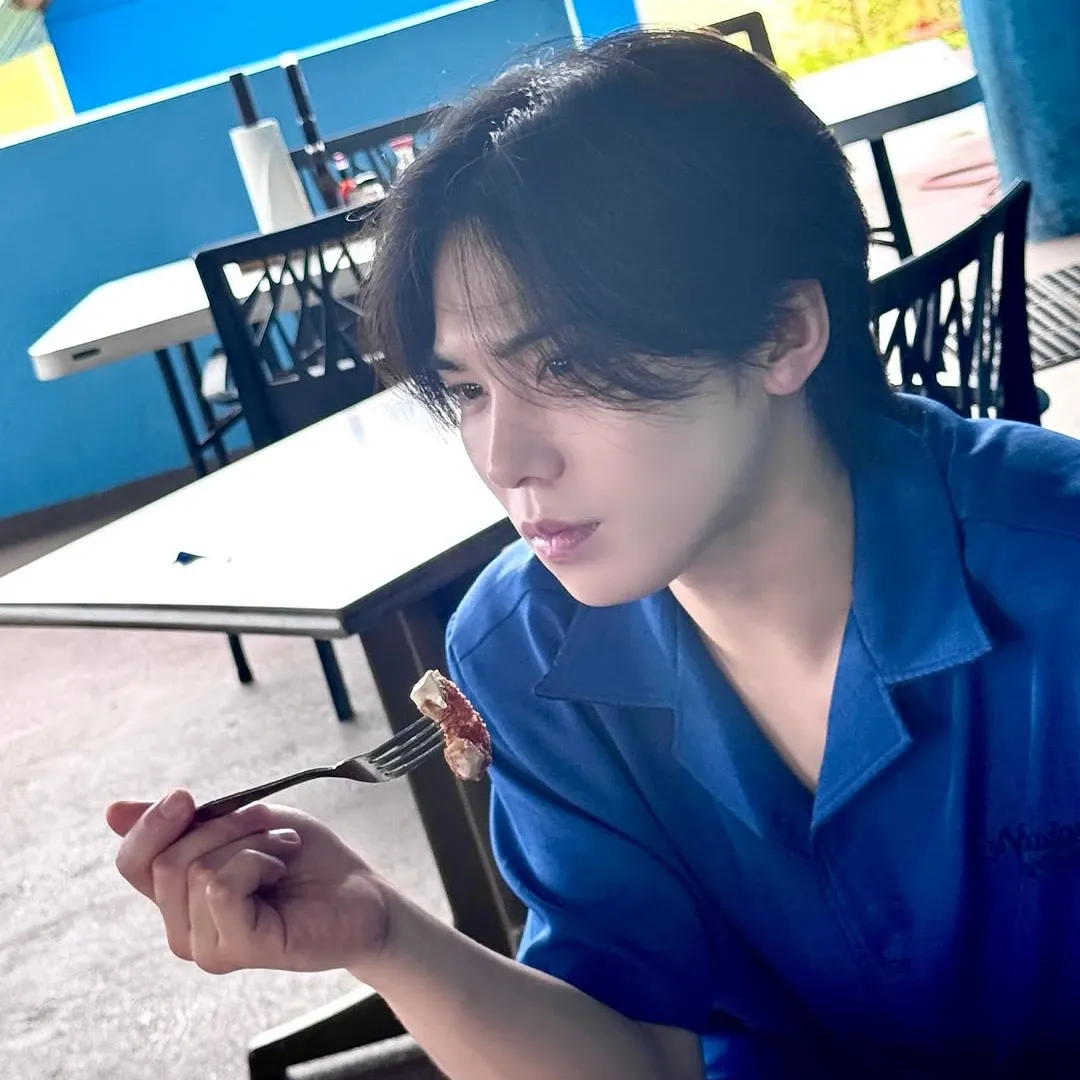 A moment captured by Rocky's fan