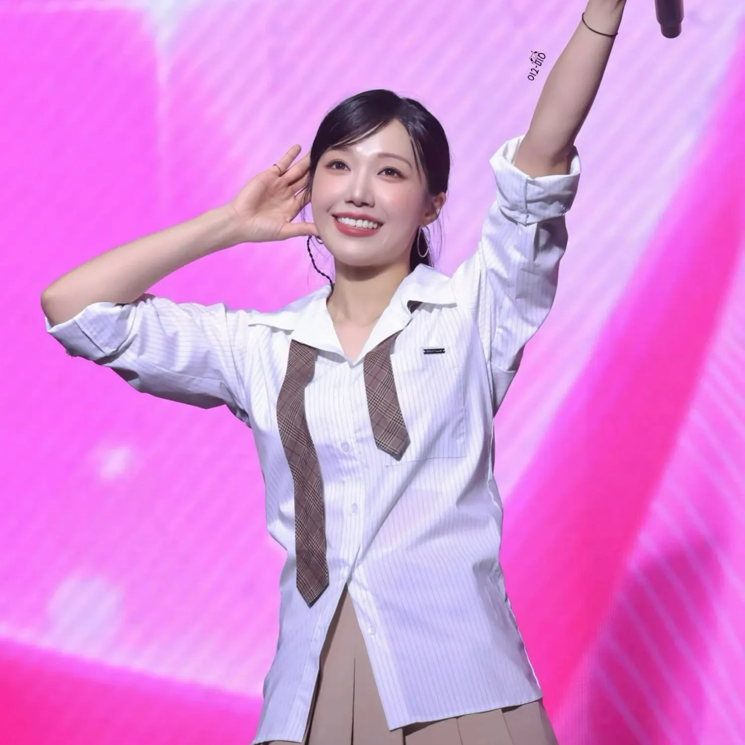 Behind-the-scenes cut of Jeong Eunji (Apink)