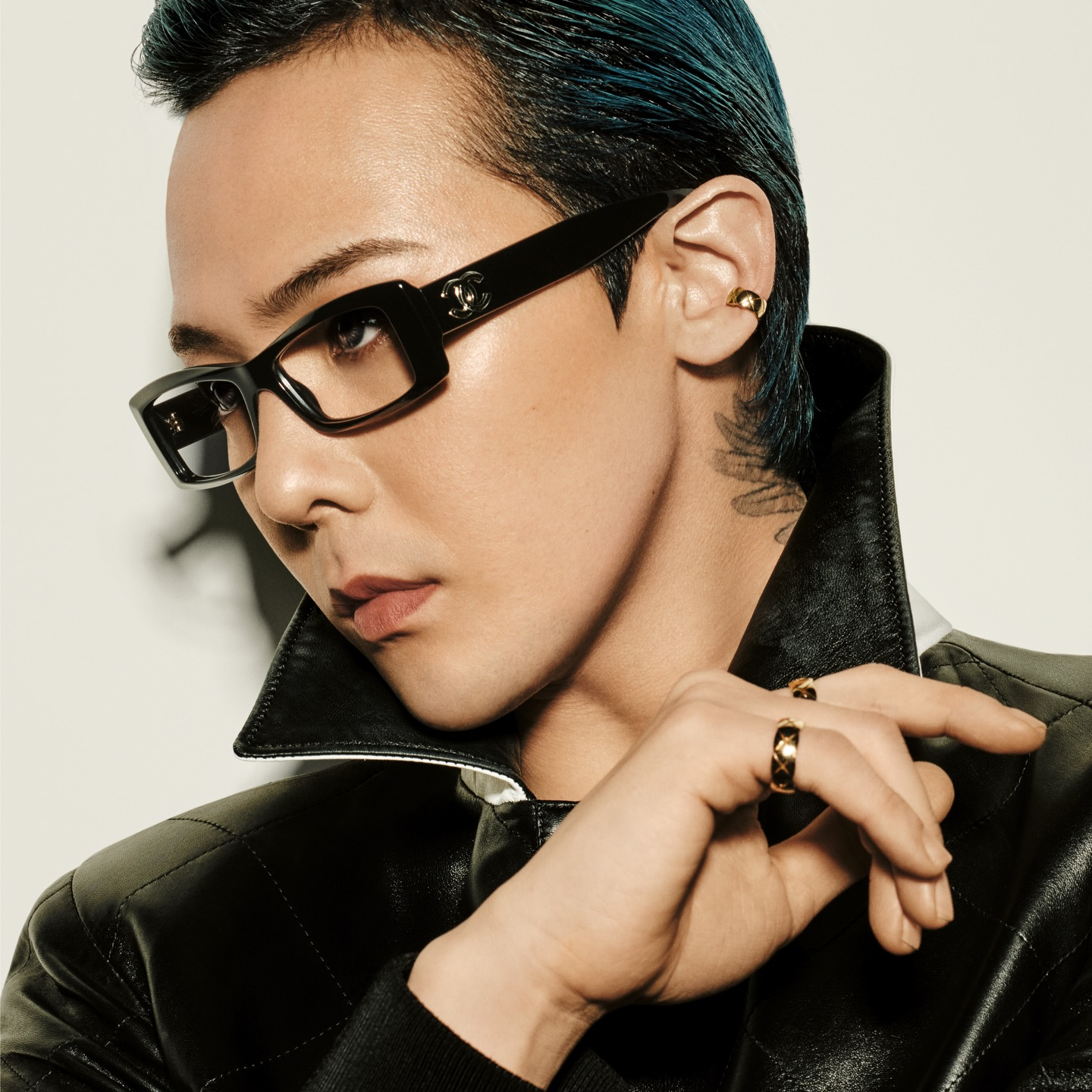 Foto terbaru G-DRAGON (BIGBANG)