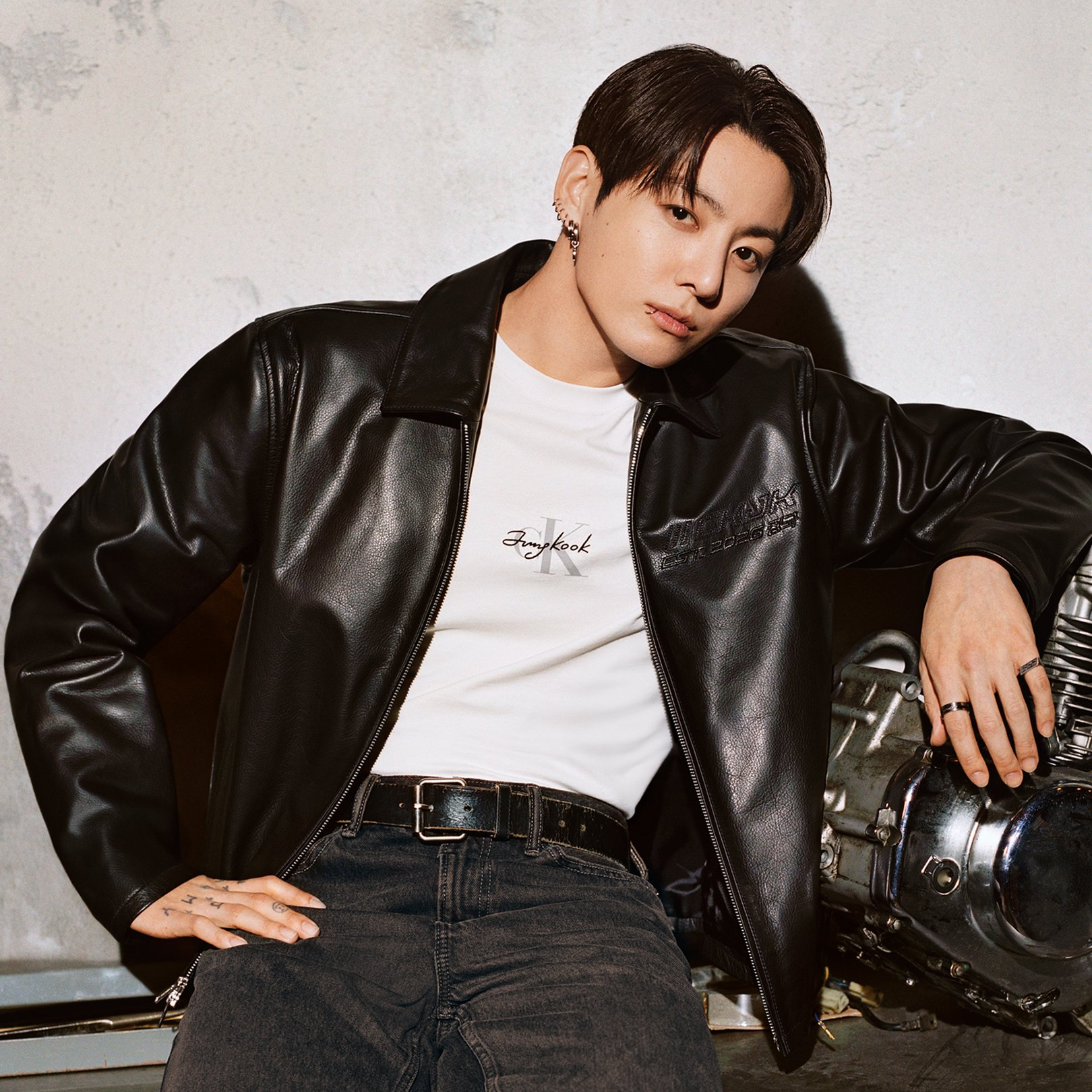 Foto aktivitas terbaru Jungkook (BTS)