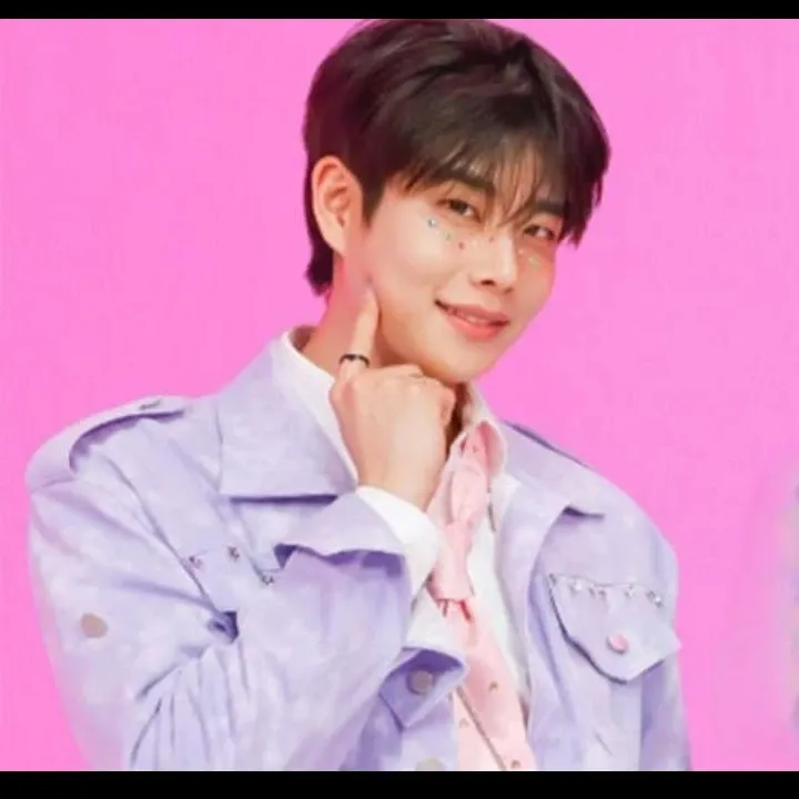 A moment captured by MJ (ASTRO)'s fan