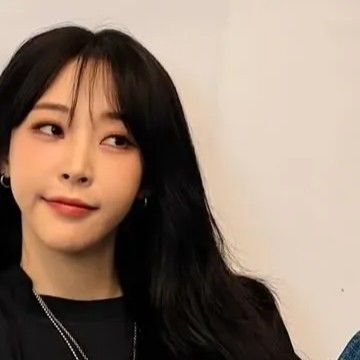 Recent activity shot of Moonbyul (MAMAMOO)