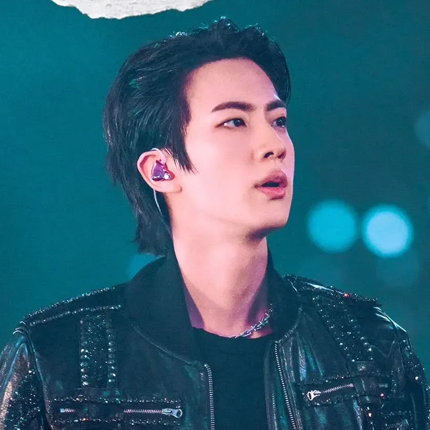 Momen yang diabadikan oleh penggemar Jin (BTS)