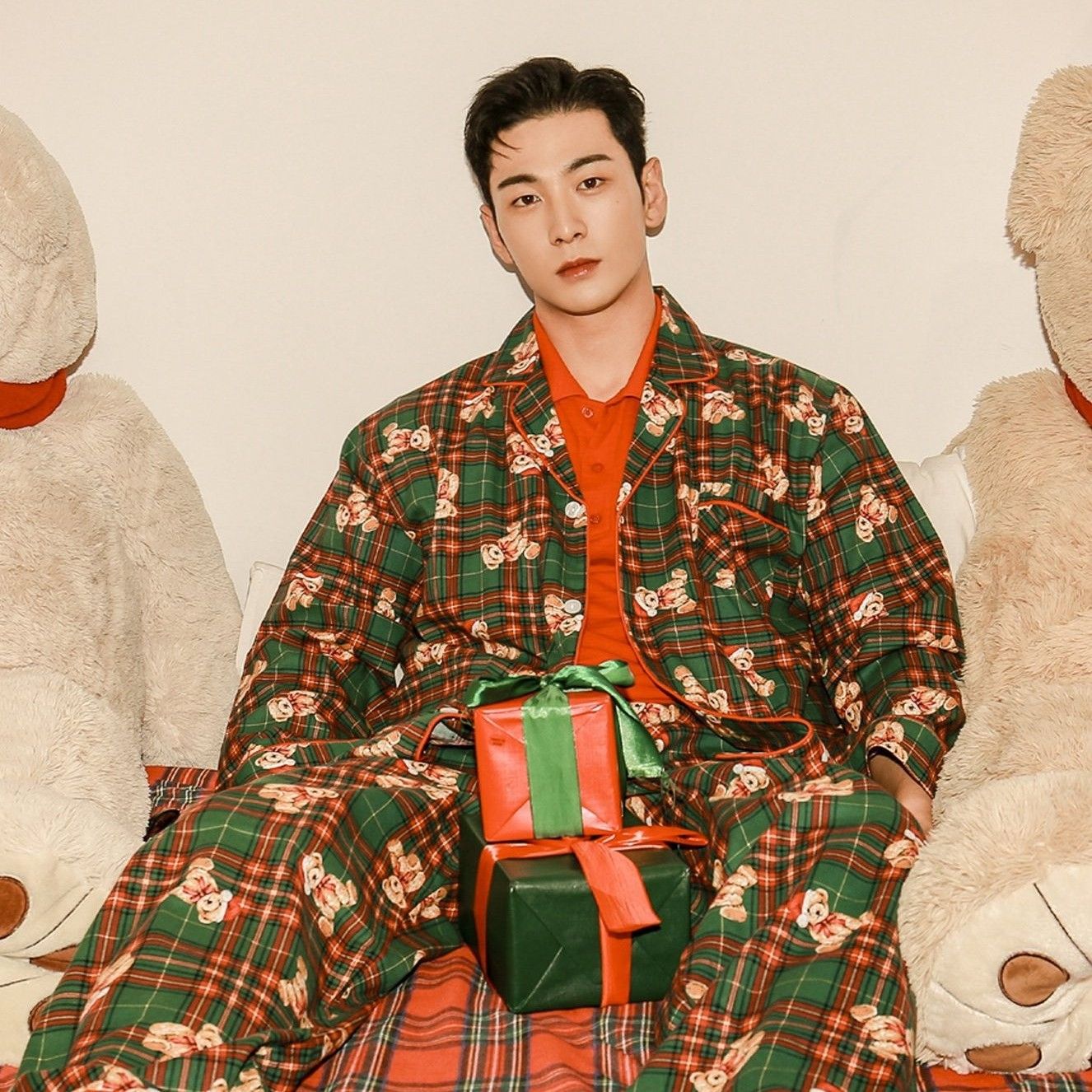 Behind-the-scenes cut of Baekho