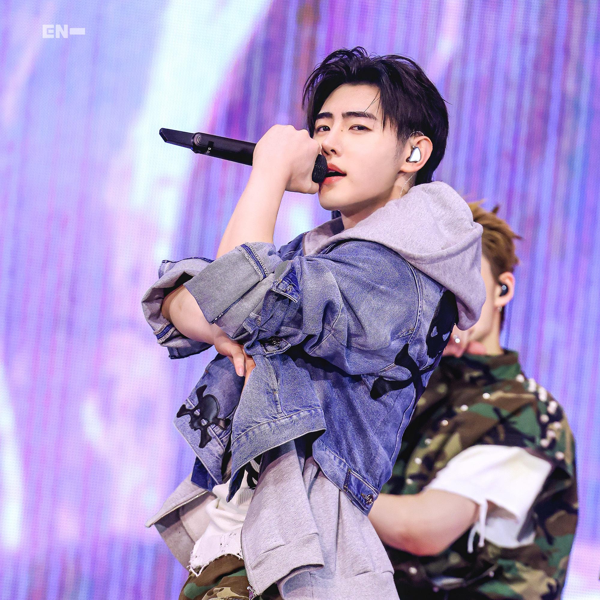 Foto terbaru Sunghoon (ENHYPEN)