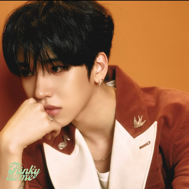 Behind-the-scenes cut of Hanjun (n.SSign)