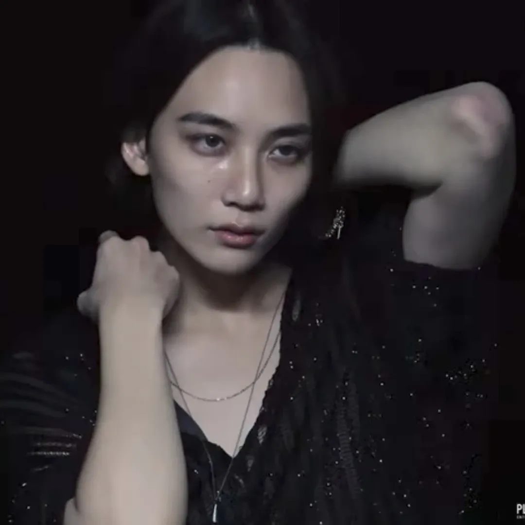 A moment captured by Jeonghan (SEVENTEEN)'s fan