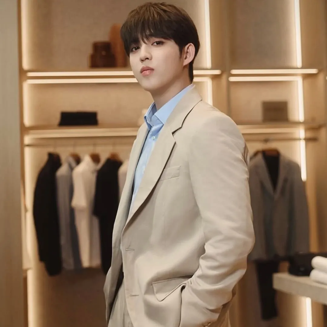 Recent activity shot of S.Coups (SEVENTEEN)