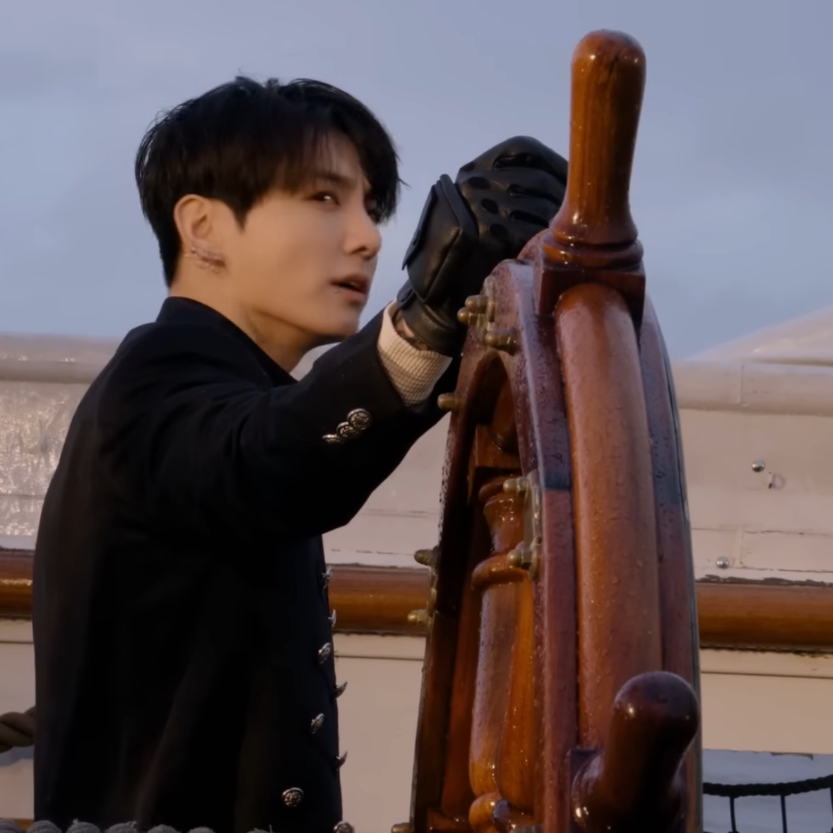 Foto aktivitas terbaru Jungkook (BTS)