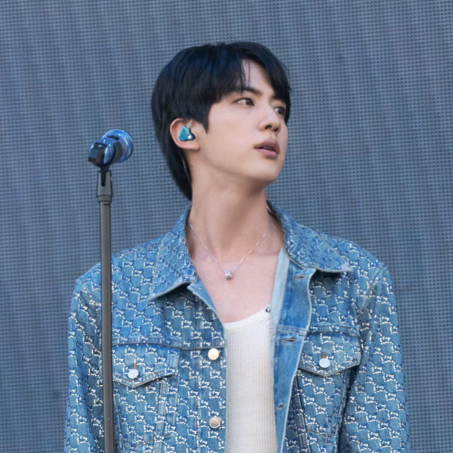 Behind-the-scenes cut of Jin (BTS)