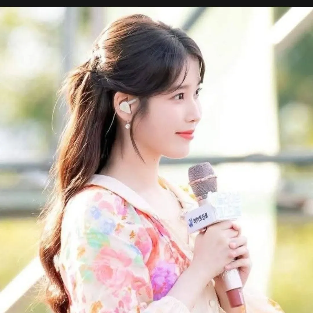 Latest photo of IU