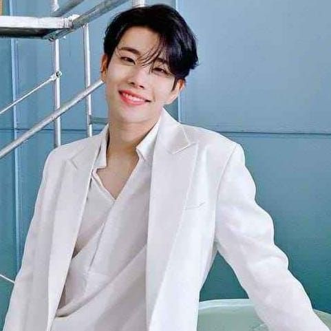 아스트로의 비하인드 컷