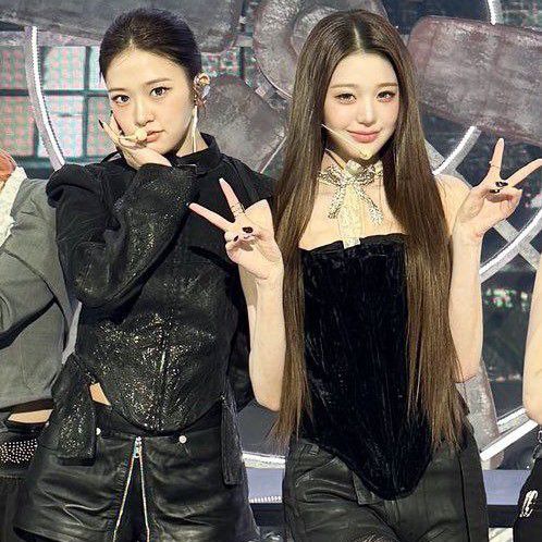 Behind-the-scenes cut of IVE