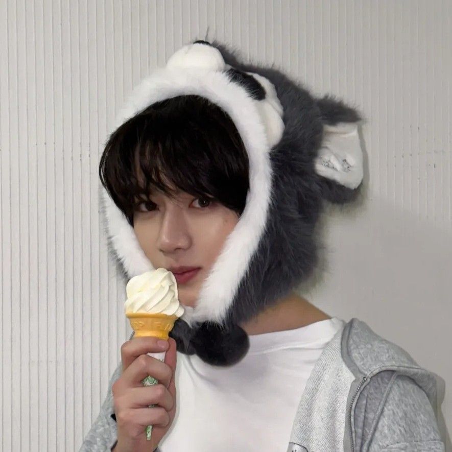 범규 (투모로우바이투게더) 최근 활동샷