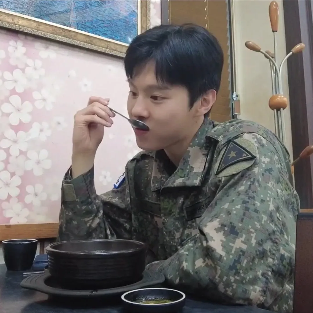 김우석의 최신 사진